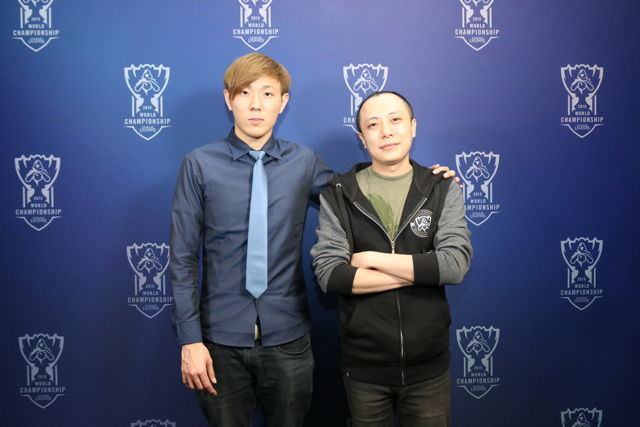 LOL台湾队伍 ahq 教练、分析师解析比赛状况